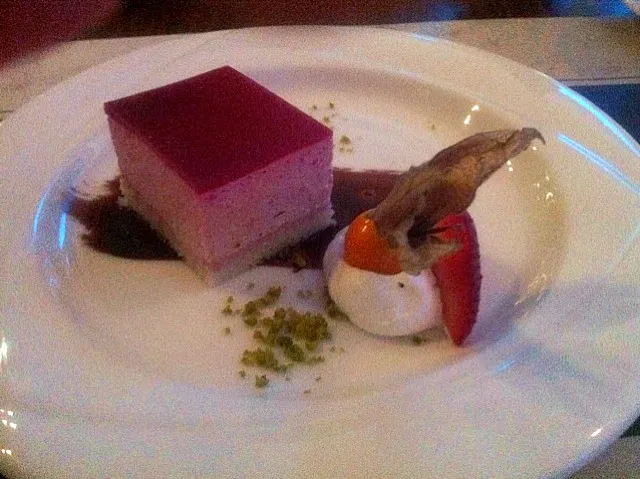 raspberry mousse cake|skyblueさん