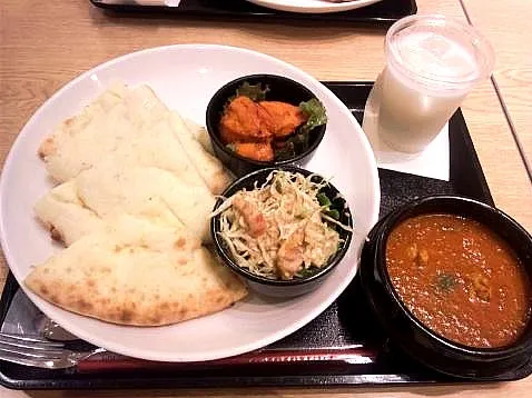 京都で食べた夜ご飯。チキンカレー＆ナン|かりんさん