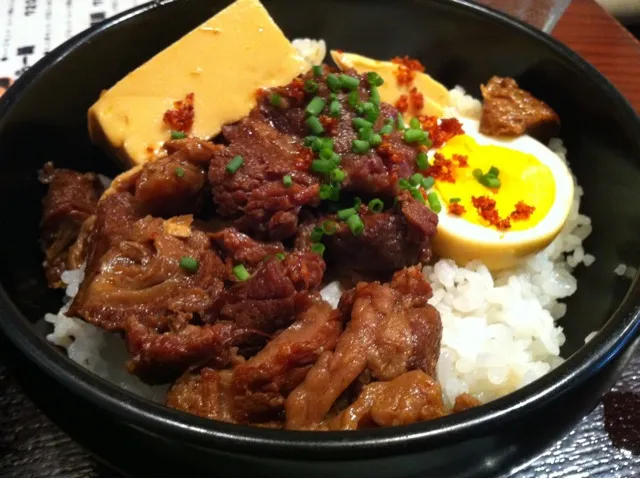 牛すじ麻婆丼|さゆさん