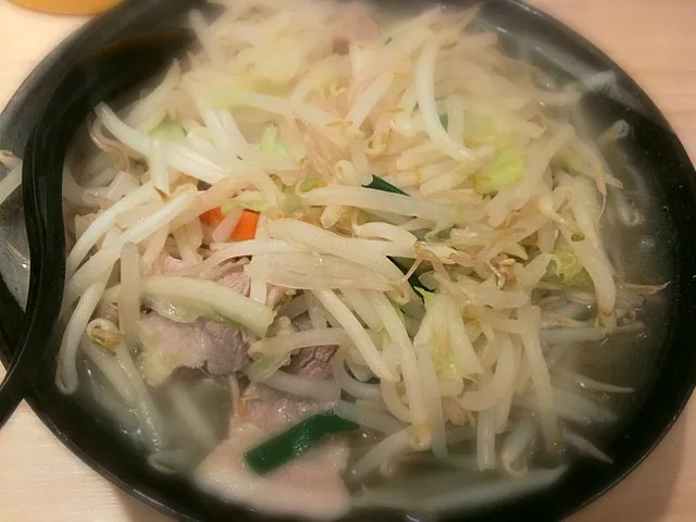 錦糸町のタンメン専門店 麺がフィットチーネ並の平打ち太麺。美味いよ！|MINORU SUYAMAさん