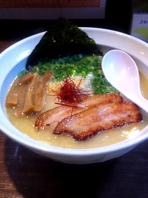 「我流麺舞 飛燕」鶏塩白湯らーめん|taneumamacさん