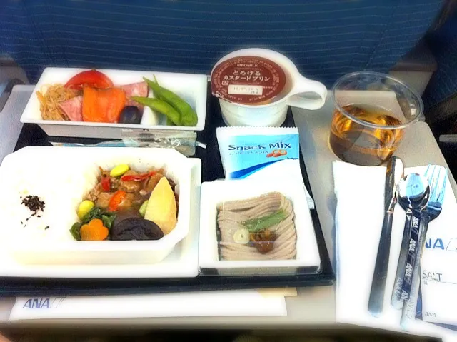 Snapdishの料理写真:機内食 Haneda to Gimpo|kikiさん