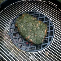 steak with loads of dilicious herbs|Armandさん