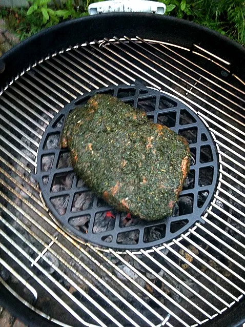 steak with loads of dilicious herbs|Armandさん