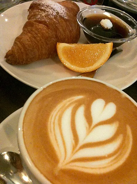 カプチーノでモーニング☆|こはるさん