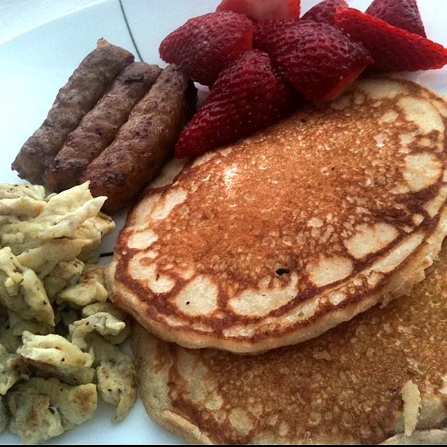 Snapdishの料理写真:breakfast for dinner: Buttermilk Pancakes, Scrambled Eggs and Maple Sausage with Fresh Strawberries|Monina Baronganさん