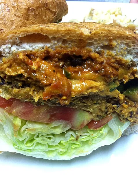 bacon chili cheese burger. black bean chili. sun dried tomato harissa cheesa and fresh heirloom tomato|GREG ARNOLDさん