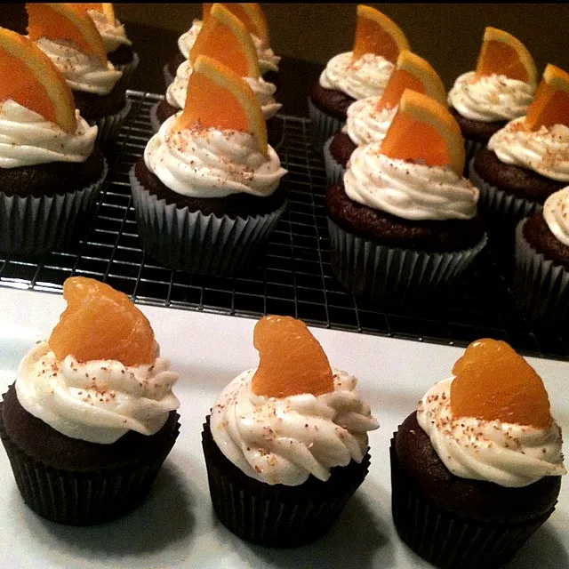 Chocolate Orange Vegan Cupcake with Orange Zest Vanilla Cream Frosting|Monina Baronganさん