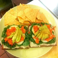 Snapdishの料理写真:open face sandwich with dill cheese|kindkremeさん