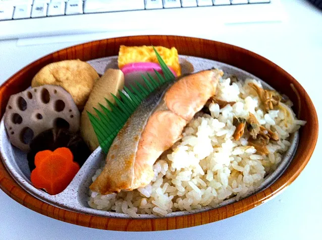 プレッセプレミアム 東京ミッドタウン店の新作 あっさり煮物とあさりごはんのお弁当 480円 食べるのが楽しみです！|Takayuki Chibaさん