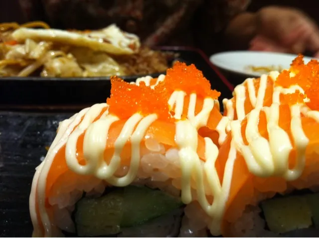 Salmon Roll|YOLOさん