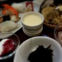 Snapdishの料理写真:お寿司のランチ２|さるび～さん