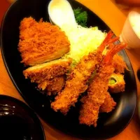 Snapdishの料理写真:Mixed Tonkatsu|Taweechai Lorushaweeさん