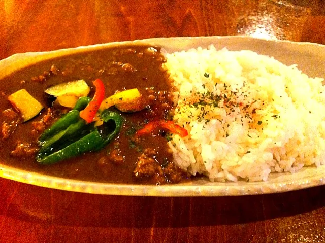 挽き肉と野菜のココナッツカレー|うるお＝さん