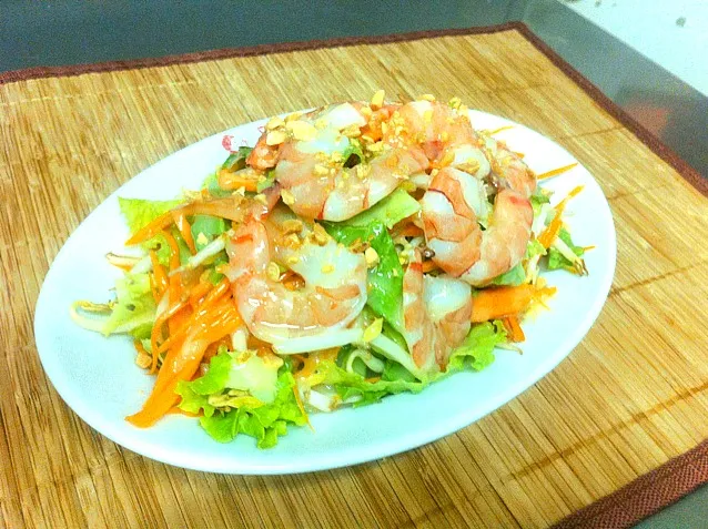 Snapdishの料理写真:Salade Crevettes エビサラダ|son kichuhさん