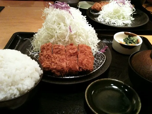 ひれかつ御飯 ご飯キャベツ大盛り|かおらいさん