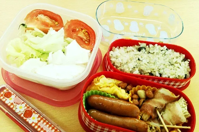 Snapdishの料理写真:16雑穀米+豆腐サラダ+おかず＝大学生の弁当|konoさん