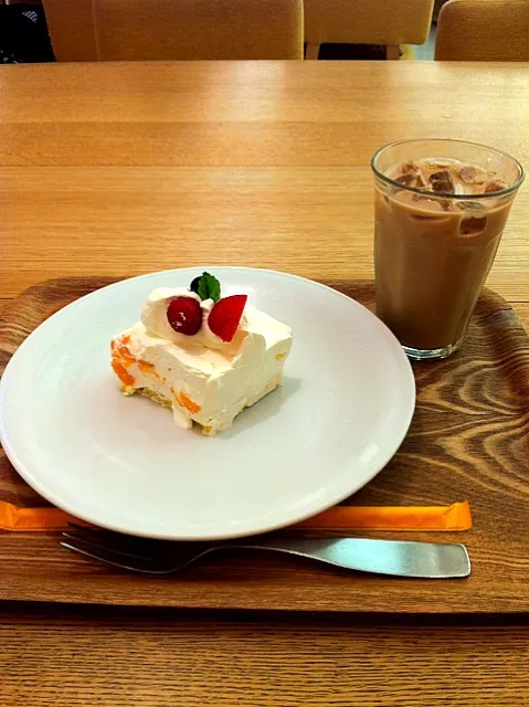 シバカフェのショートケーキとラテ|yokotyさん