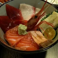 Snapdishの料理写真:綜合海鮮生魚凍飯！|wayさん