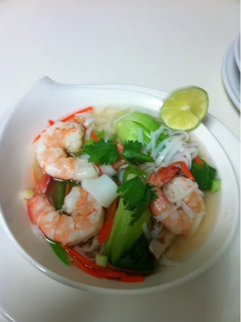 lemongrass broth with Shrimp and veggies|Christine pavelkaさん