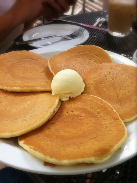 Snapdishの料理写真:buttermilk pancakes|Chris Shannonさん