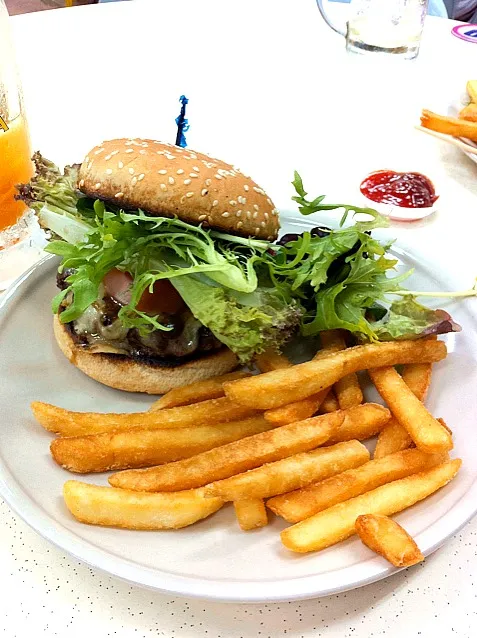 Snapdishの料理写真:black pepper burger|bondさん