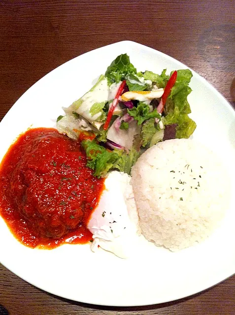 突然ロコモコが食べたくなって、とりあえずハンバーグごはん食べてます。|まきさん