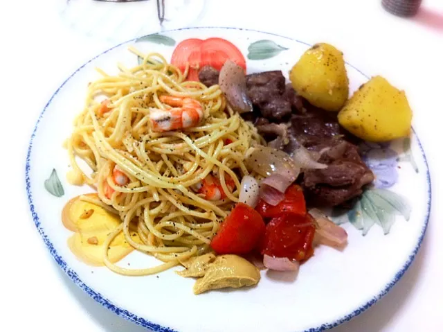 Lamb Chops with Fried Garlic Pasta and Mustard Potato|Huiksさん