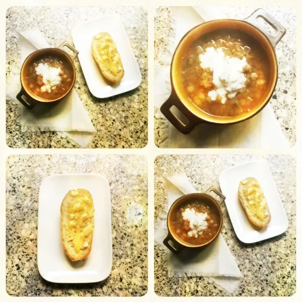 Snapdishの料理写真:lentil soup with cheesy toast|Rurie van Sarkさん