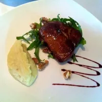 Snapdishの料理写真:Pan seared foie gras and apple puree|Kellyさん