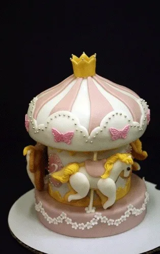 Snapdishの料理写真:fondant cake|facebook.com/puddingcoさん