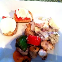 chicken kabib, potato salad and bruschetta|Phil Brownさん