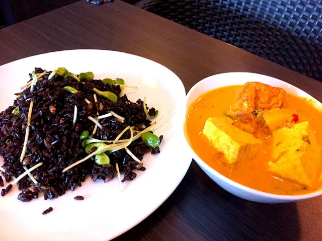 Black Rice Salad and Curry of the day|Karen Seeさん