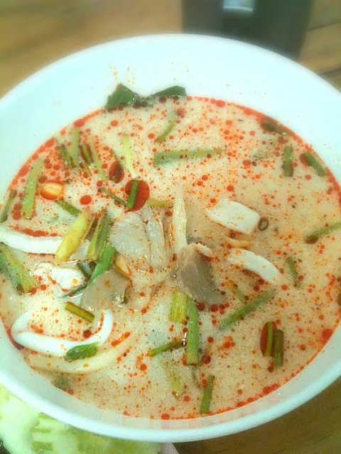 TOM YUM GOONG (Spicy Lemongrass Soup)|GedoGadeさん