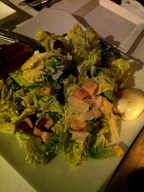 Snapdishの料理写真:Caesar Salad with Bacon Strip and Poached Egg|Jacqueline Koayさん