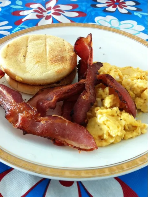 scrambled eggs and bacon|lauren shannonさん