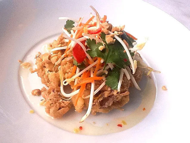 Snapdishの料理写真:Rice crusted salt squid with coriander, bean sprouts and peanuts. delicous sweet sauce|Kerry Heaneyさん