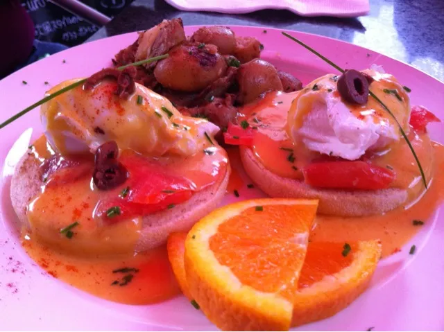 eggs benedict on smoked salmon|Chris Shannonさん