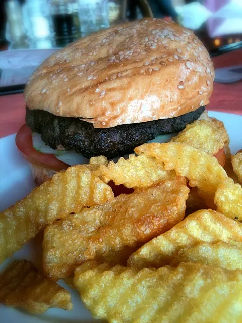 Beef burger with Fries|sylverさん