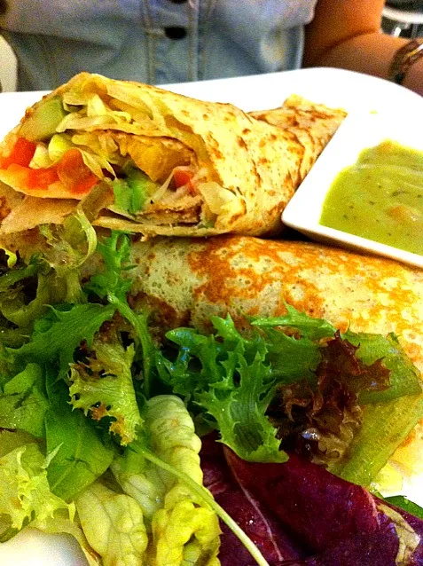 Avocado and Cheese Crepe|Adrian Chiaさん