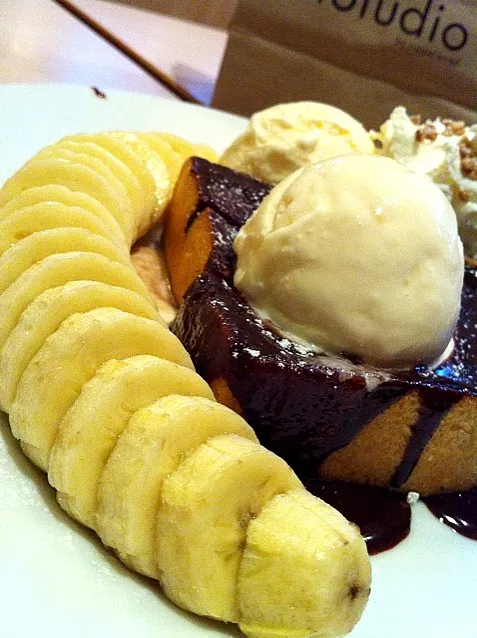 Chocolate Banana Toast|about.me/pinku_nekoさん