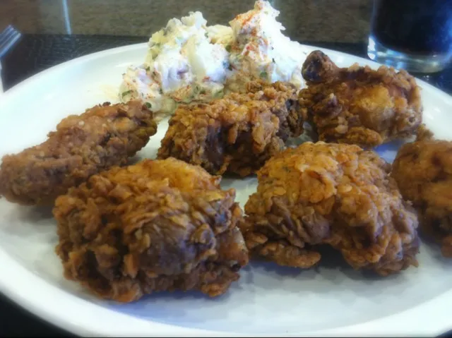 Fried Chicken and Potato Salad|chuck slatenさん