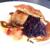 Slow-roasted pork belly with pickled red cabbage, soft fennel, apple and mustard|Kerry Heaneyさん