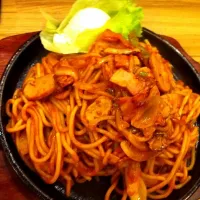 大井町 ハピネス の ナポリタン。昭和の味！ ウドンみたいな麺、ソースとケチャップの味つけ！ かるく二人前の量！|Takayuki Chibaさん