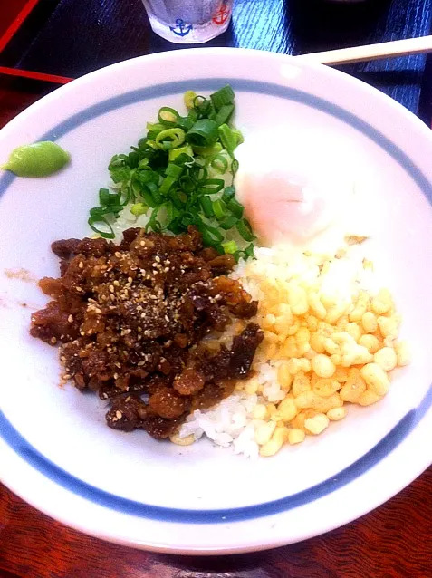 神戸牛すじ煮込み丼|まっこさん