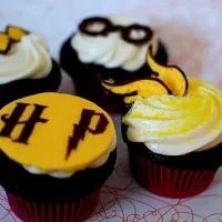 Snapdishの料理写真:Harry Potter Cupcakes|YANPINGさん