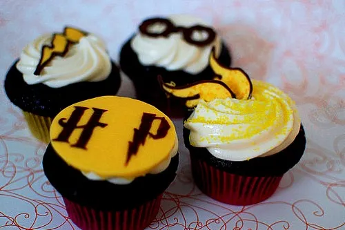 Snapdishの料理写真:Harry Potter Cupcakes|YANPINGさん