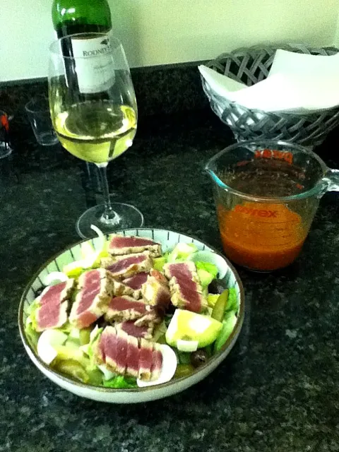 seAred tuna salad with tomato vinnaigrette|Jimmy Gillilandさん