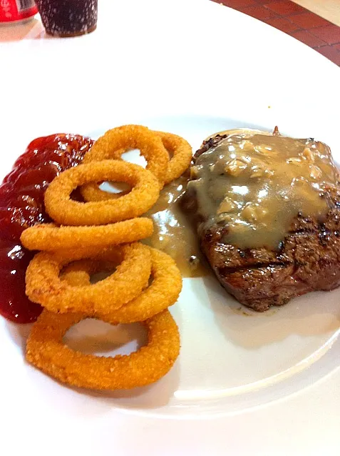 steak with onion ring @AMK Central|ongさん