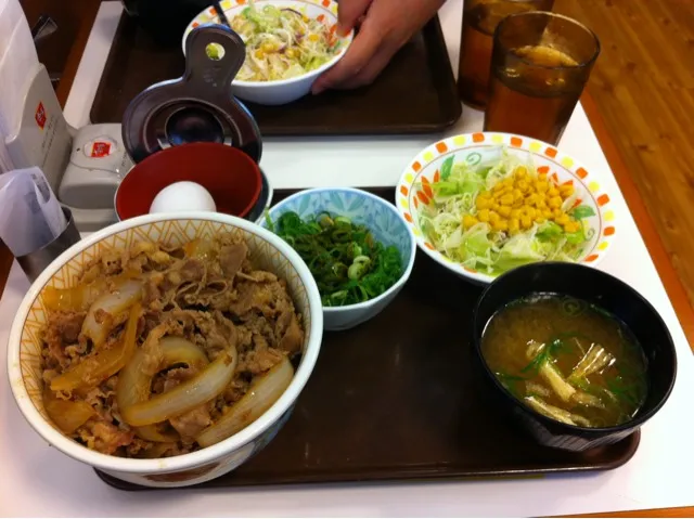 初めてのネギたま牛丼|西田聡さん